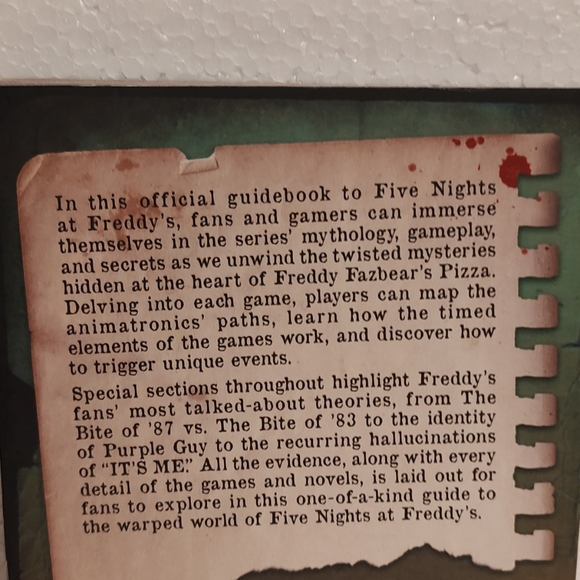 Guidebook must-have any fan of the popular game series, Five Night at Freddy's - Picture 9 of 16